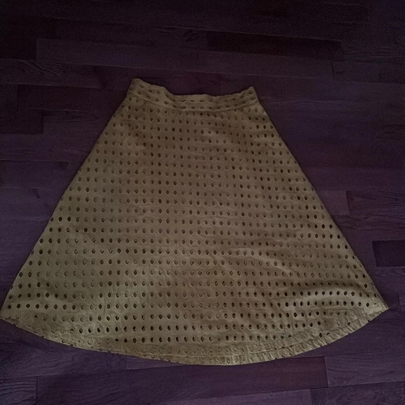 H&M  Mustard Yellow Lace Textured lined Frenchy Skirt Sz 12 - Picture 9 of 13